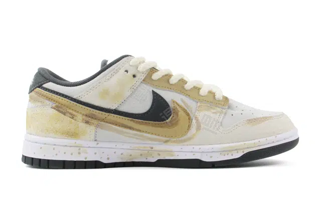 Nike Dunk Low Double Swoosh