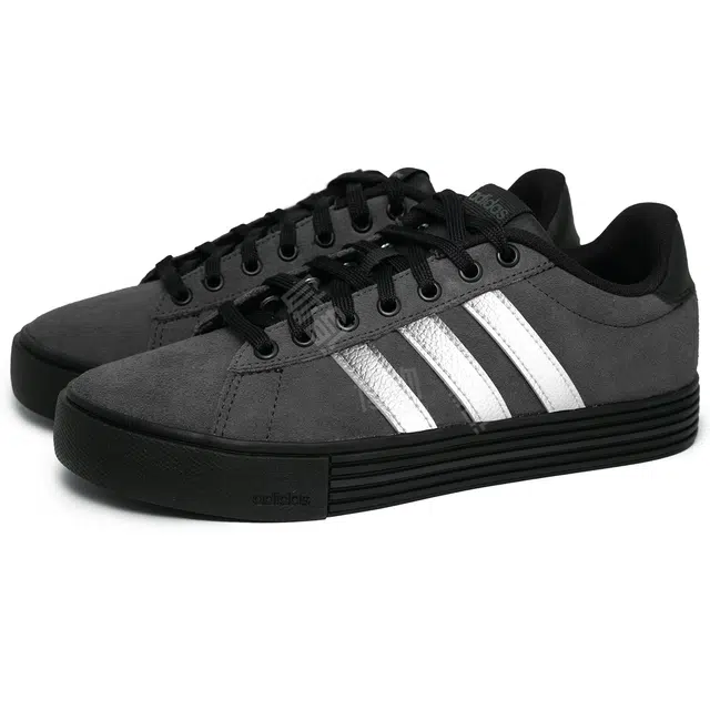 adidas Daily 4.0