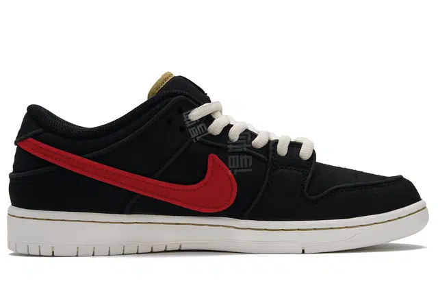 Nike Dunk SB "Red Hole 3.0"