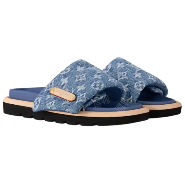 LOUIS VUITTON Pool Pillow Comfort