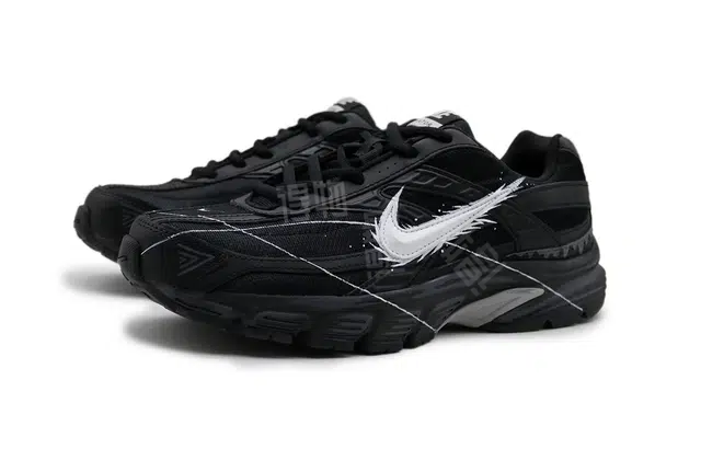 Nike Initiator