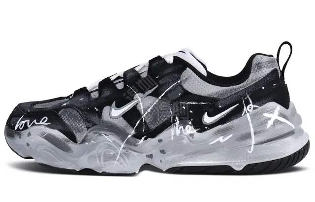 Nike Tech Hera