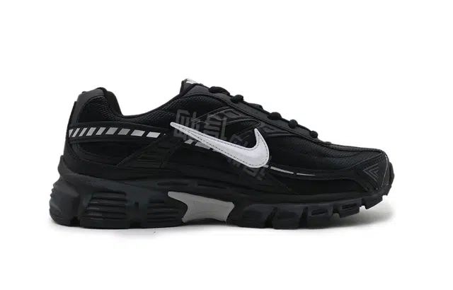 Nike Initiator