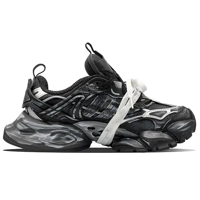 adidas XLG Runner Deluxe