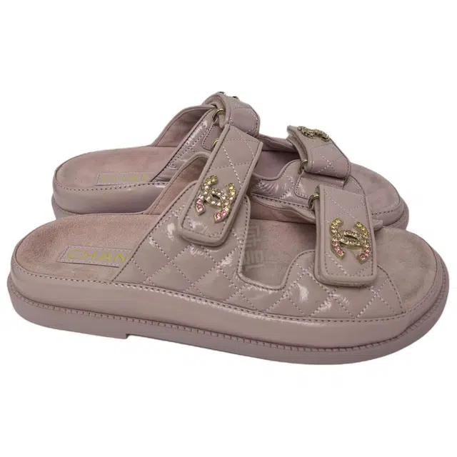 CHANEL 25P