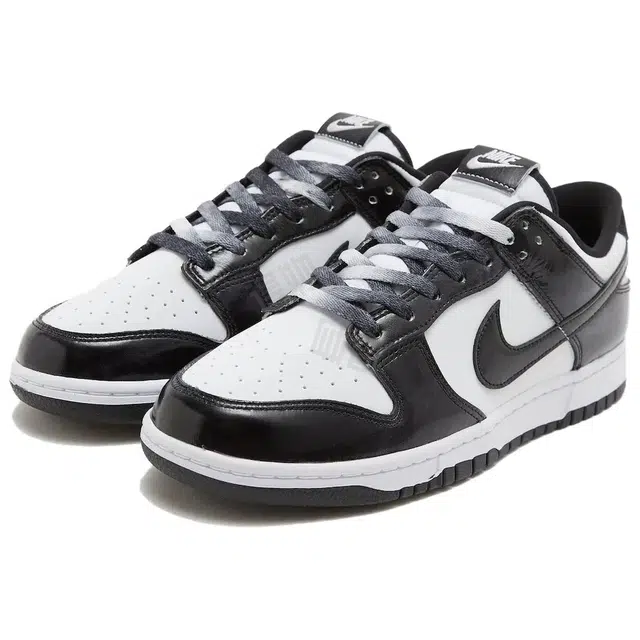 Nike Dunk Low SE Panda