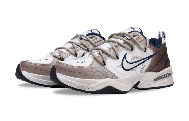 Nike Air Monarch 4