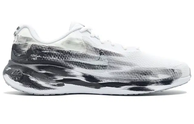 Nike REVOLUTION 7