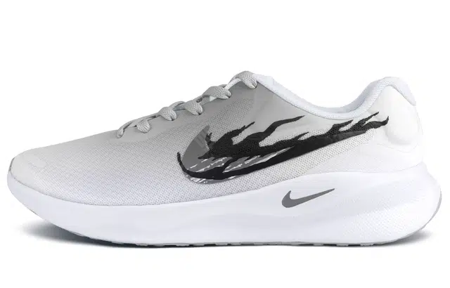 Nike REVOLUTION 7