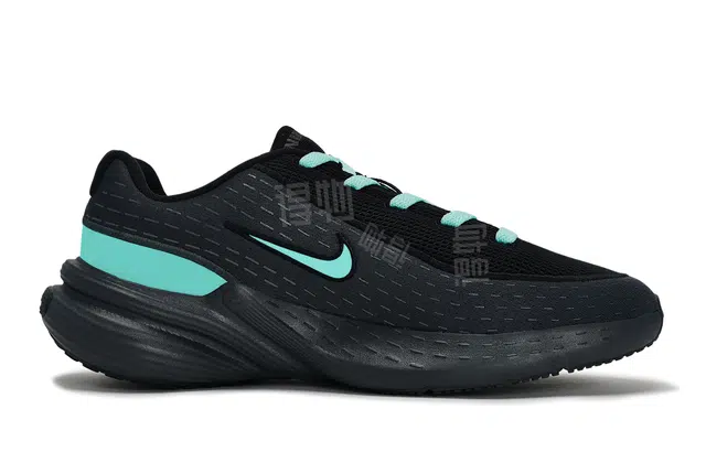Nike Uplift SC 811
