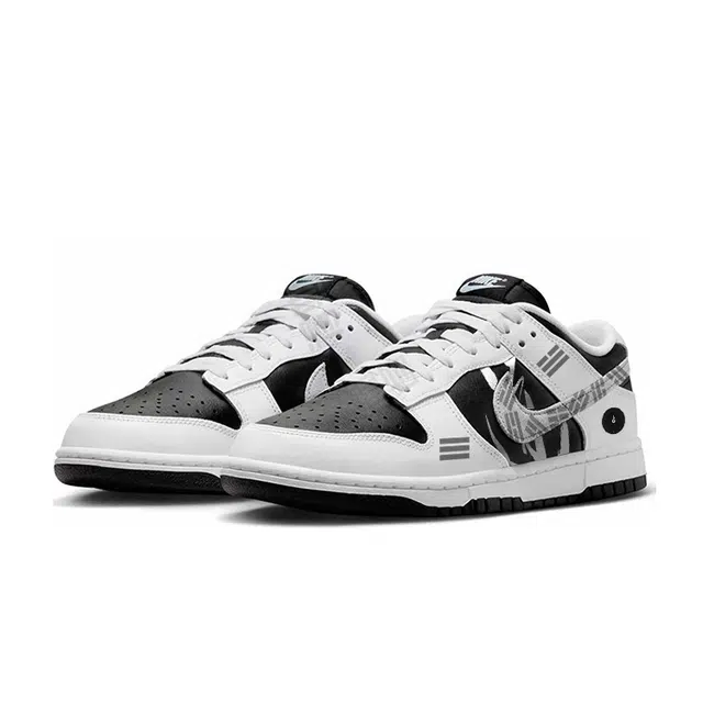 Nike Dunk Reverse Panda 2.0