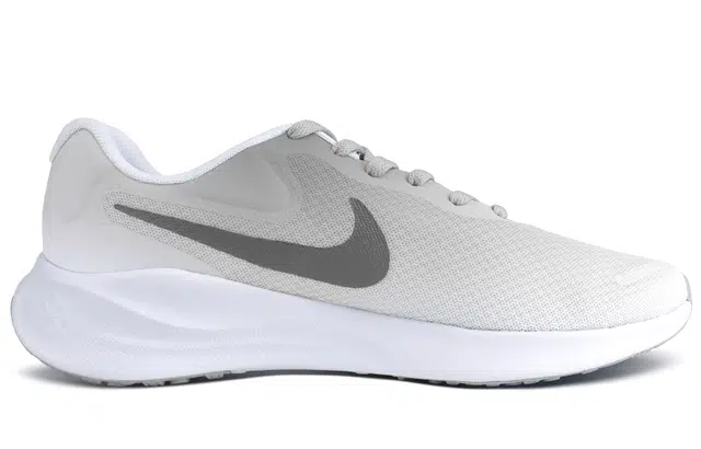 Nike REVOLUTION 7