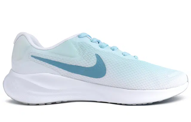 Nike REVOLUTION 7