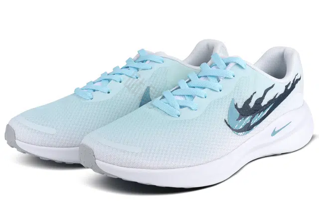 Nike REVOLUTION 7