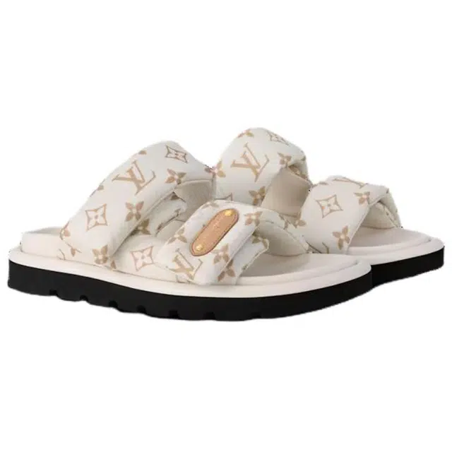 LOUIS VUITTON Pool Pillow Comfort