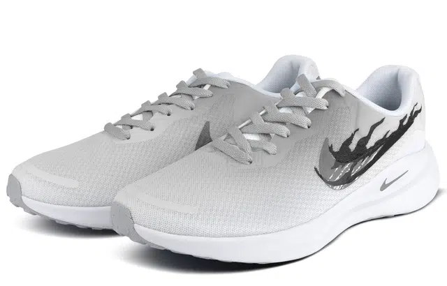 Nike REVOLUTION 7