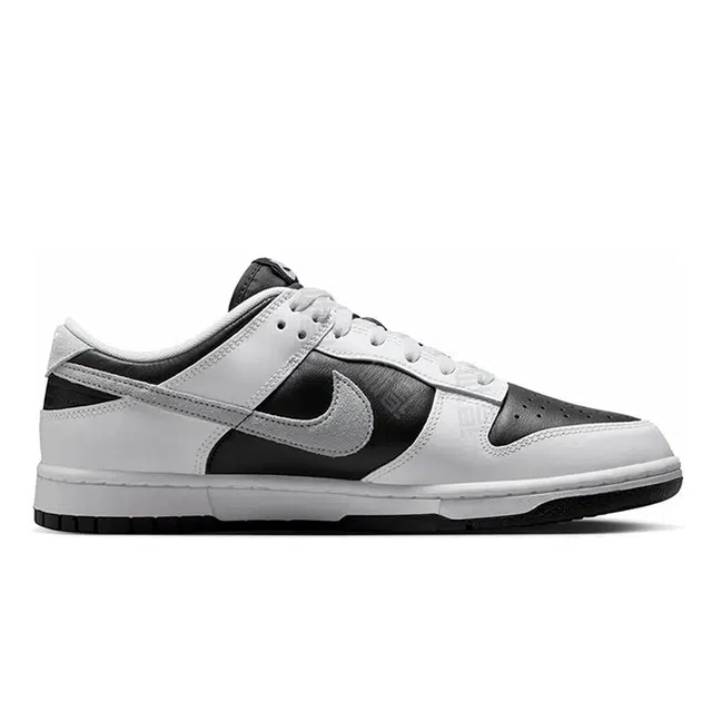 Nike Dunk Reverse Panda 2.0