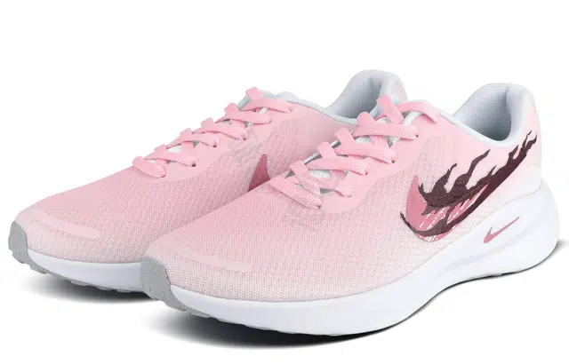 Nike REVOLUTION 7