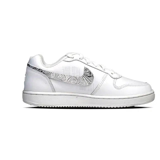 Nike EBERNON