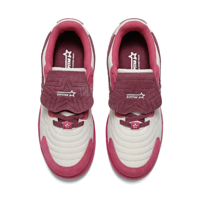 RIPSTAR SOCCER Trainer Strawberry Bear