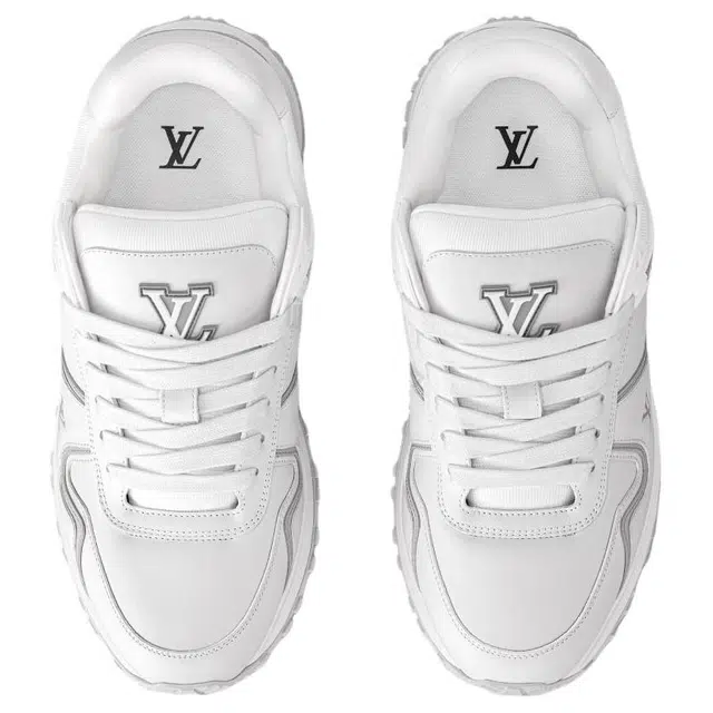 LOUIS VUITTON Run Away
