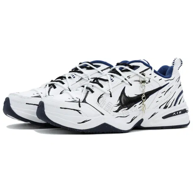 Nike Air Monarch 4