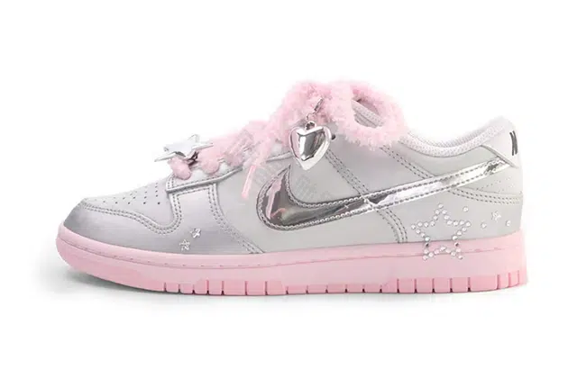 Nike Dunk "Millennium Barbie"