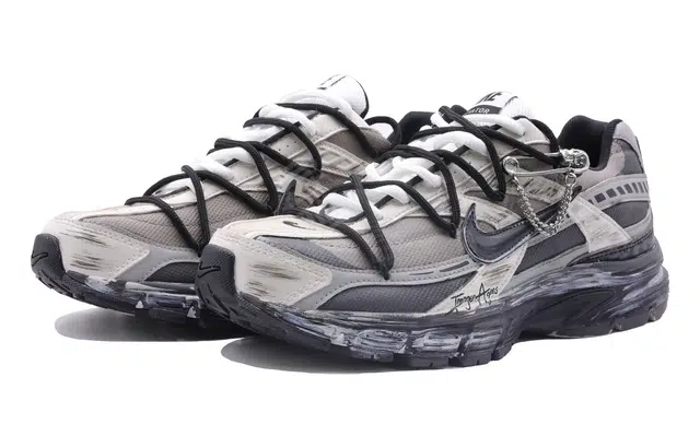 Nike Initiator