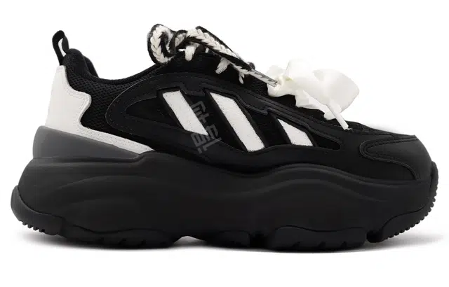 adidas originals OZGAIA vibe