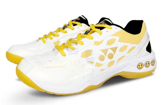 YONEX Power Cushion 101CR