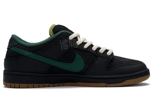 Nike Dunk SB "black magic"