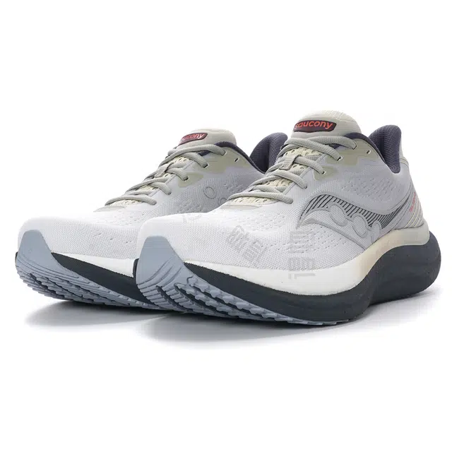 Saucony Triumph 23
