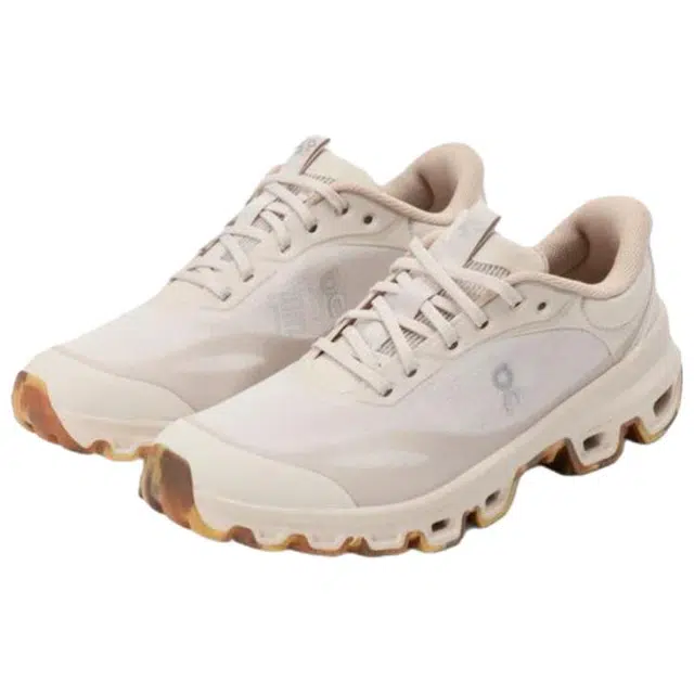 On x LOEWE Cloudventure 2.0