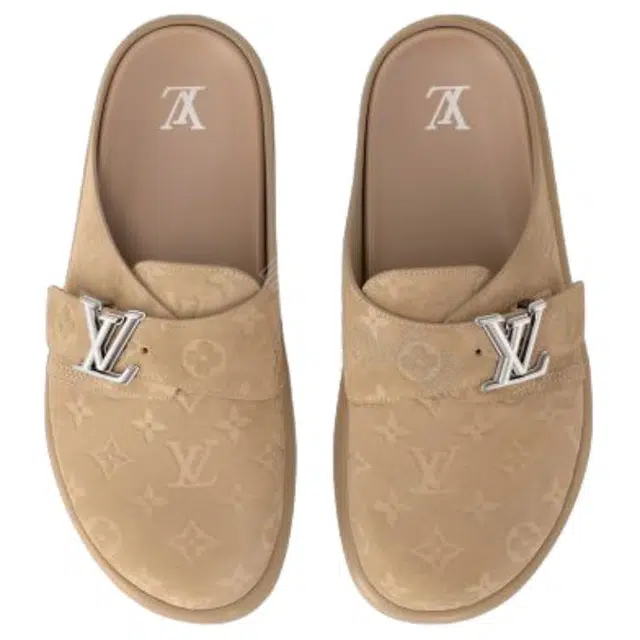 LOUIS VUITTON Easy