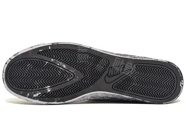 Nike Court Royale AC