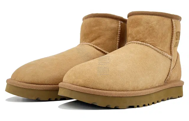 UGG CLASSIC MINI