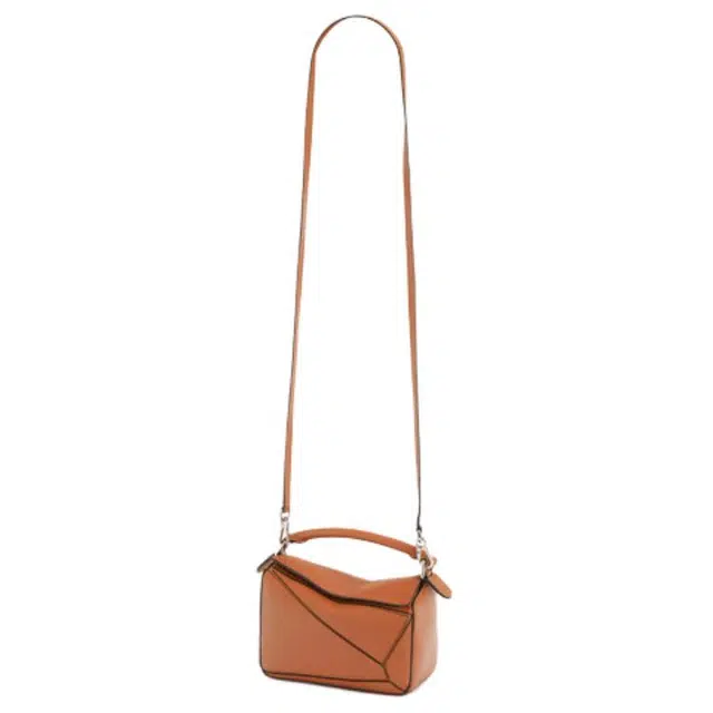 LOEWE Puzzle Logo