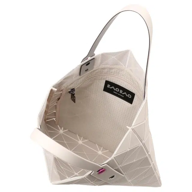 ISSEY MIYAKE Lucent