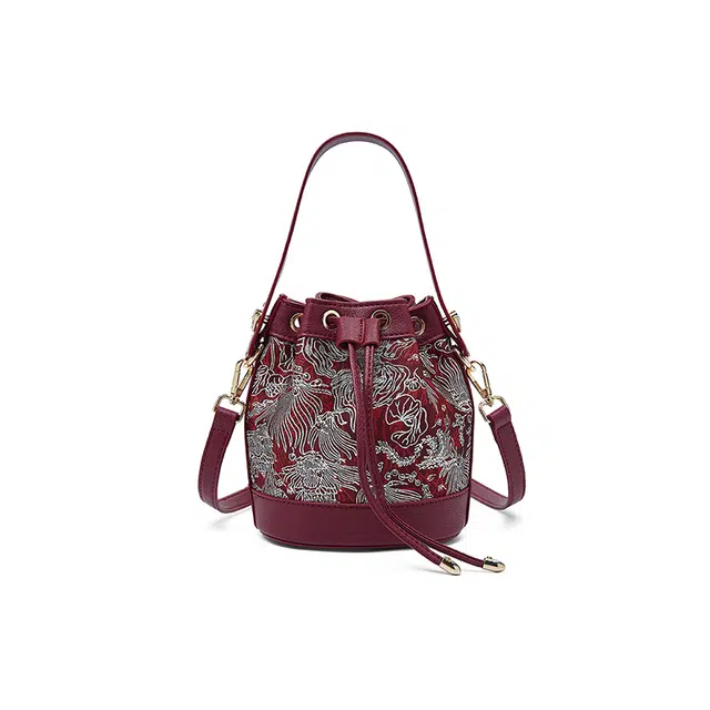 老人头 新中式国风通勤时尚刺绣抽绳 织物 水桶包单肩斜挎手提包 女款 凤纹红