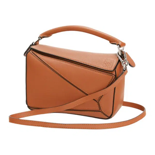 LOEWE Puzzle Logo