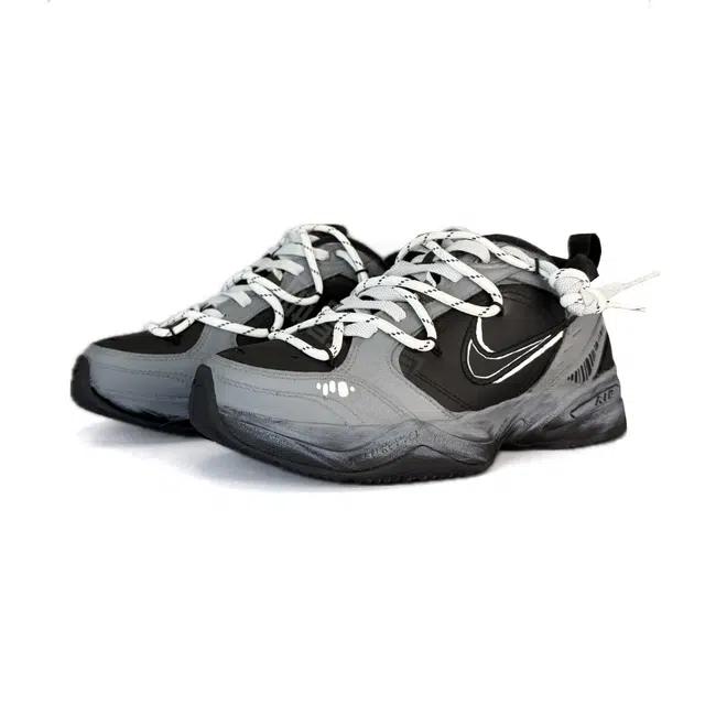 Nike Air Monarch 4