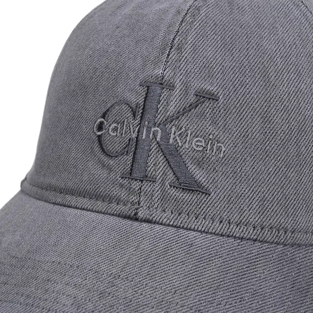 CALVIN KLEIN