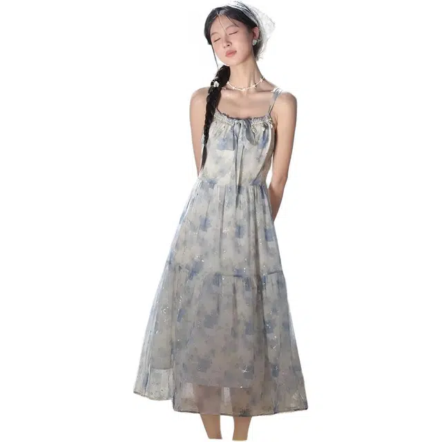 缪斯的诱惑 法式气质高级感百搭碎花裙女夏油画度假风长裙收腰单裙吊带连衣裙 女款
