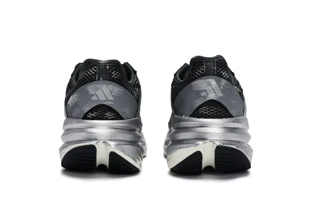 adidas ADISTAR 3 811