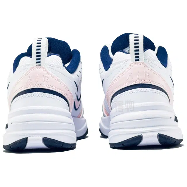Nike Air Monarch 4