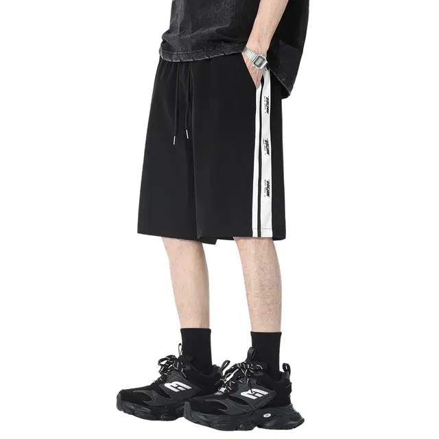 顶峰保罗 美式冰丝薄款侧边条纹宽松百搭直筒无性别主义运动健身五分中裤弹力潮牌显高垂感外穿痞帅休闲短裤 男女同款