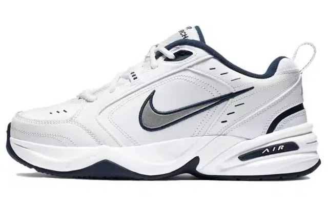 Nike Air Monarch 4