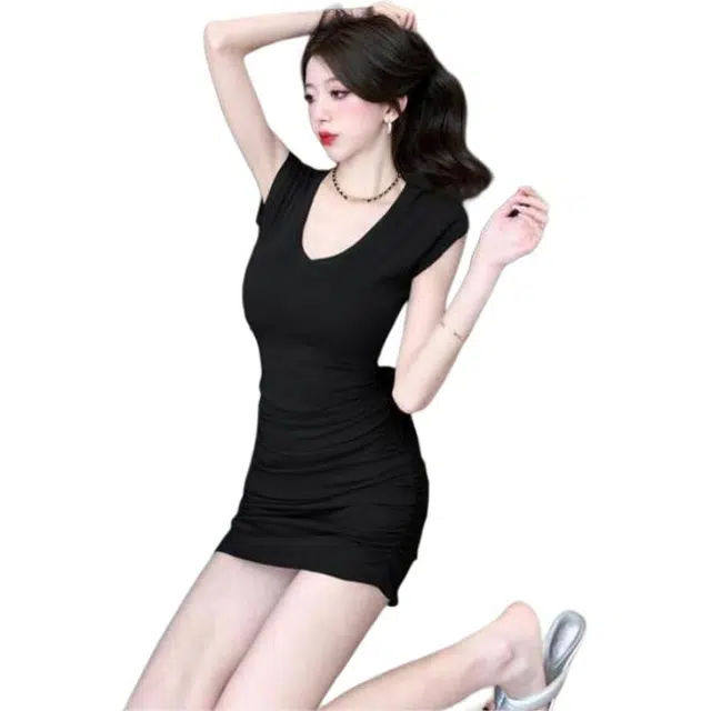 珠蒂美 融合法式韩版风格的小众设计修身包臀裙短袖连衣裙 女款