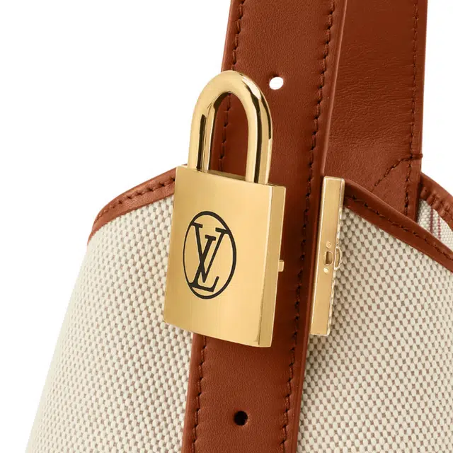 LOUIS VUITTON Low Key Hobo