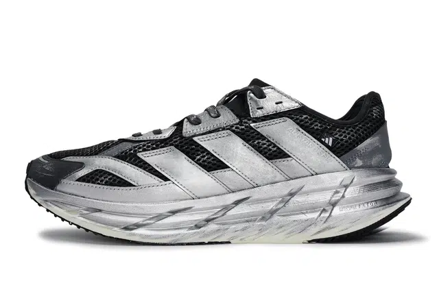 adidas ADISTAR 3 811
